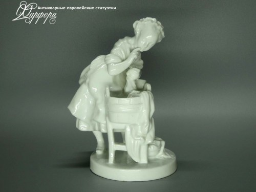 Купить фарфоровую статуэтку Meissen Прачка